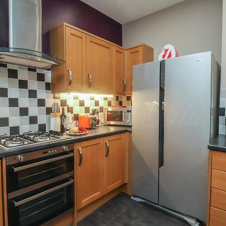Apartment 4 Уитби Экстерьер фото
