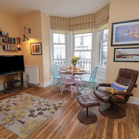 Apartment 4 Уитби Экстерьер фото