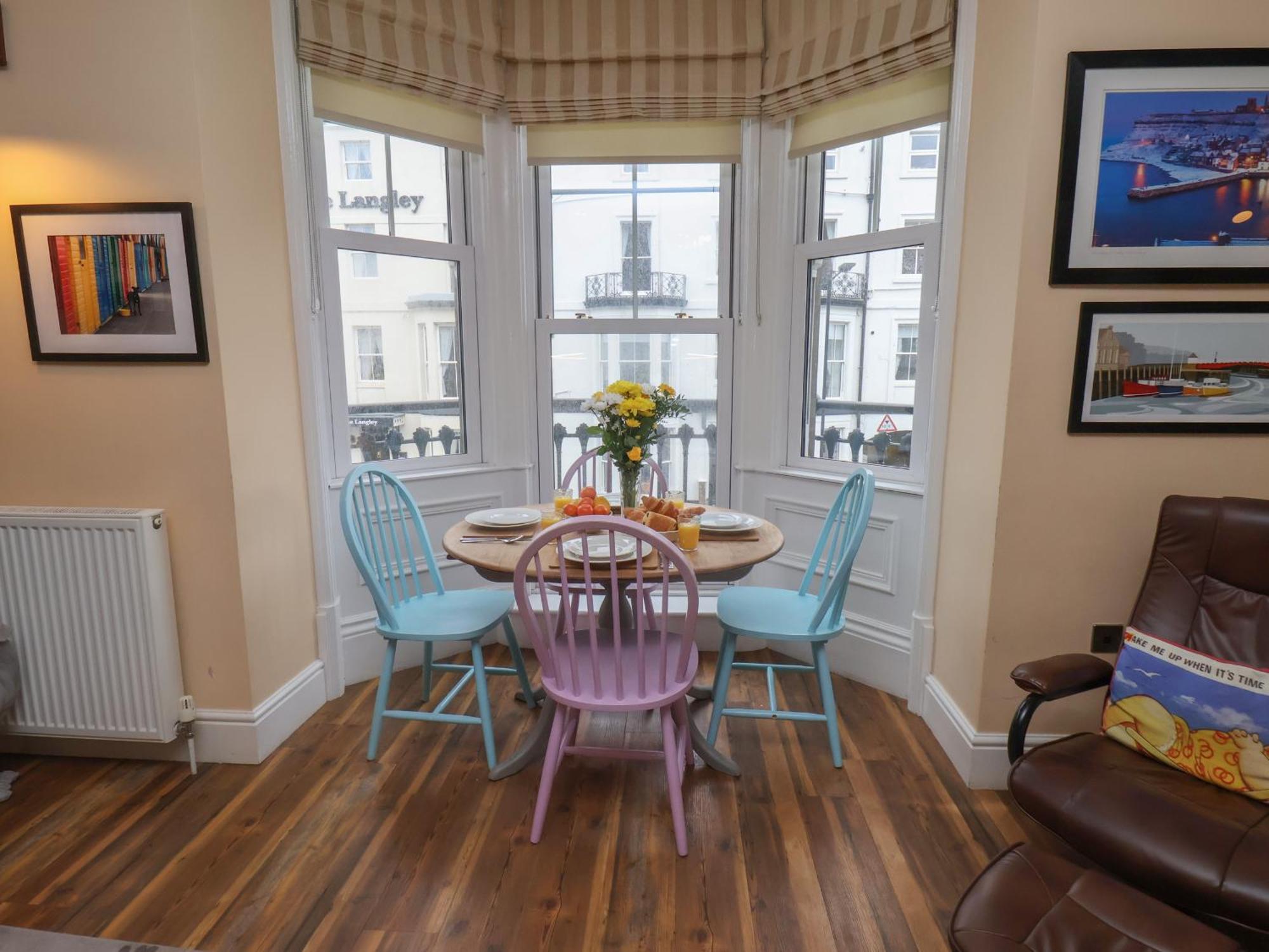Apartment 4 Уитби Экстерьер фото