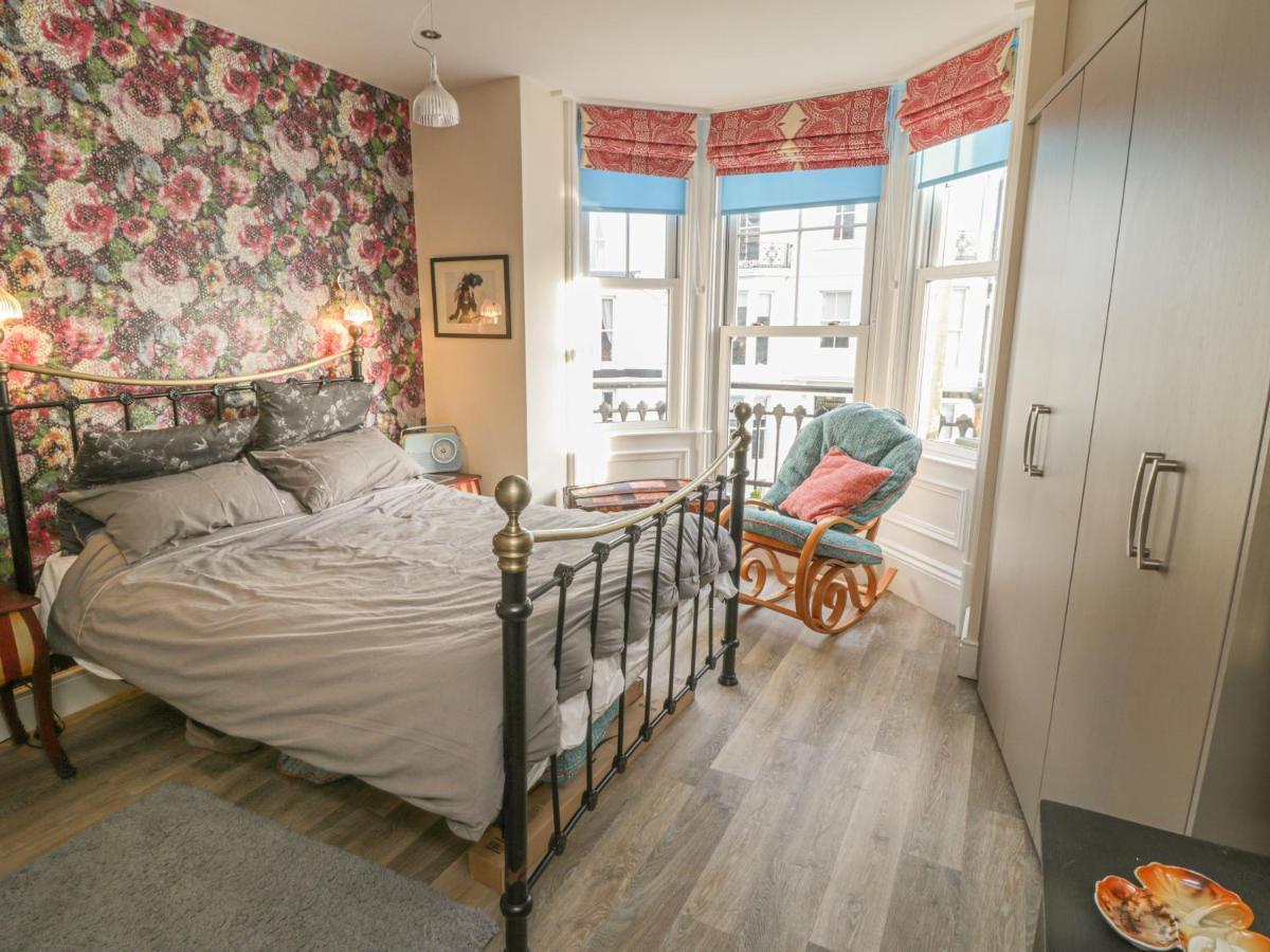Apartment 4 Уитби Экстерьер фото